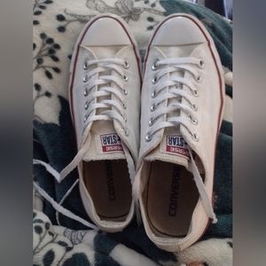 Converse Low-Top Chuck Taylor